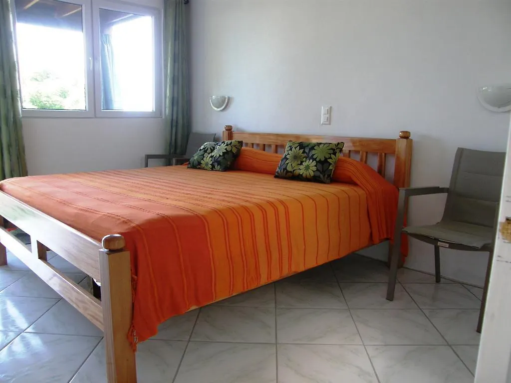 **  Tamarind Tree Hotel Salisbury Dominica